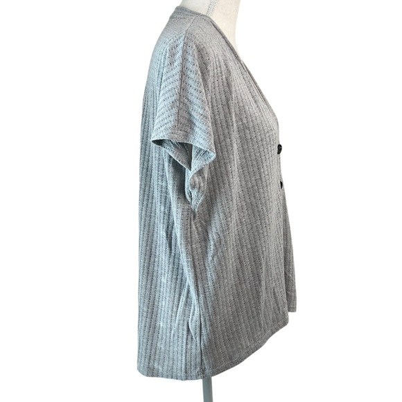 Signify Gray Button-Up Cardigan top Size XL - Picture 2 of 10